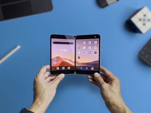 科技与文化的交织 折叠屏革新、新品动态与大师陨落